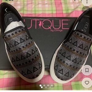 CORKYS slip on tennis shoes